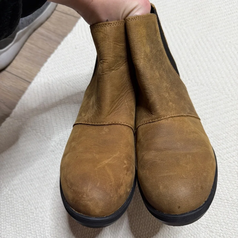 SOREL brown leather Joan of Arctic Wedge II Chelsea boots SIZE 10